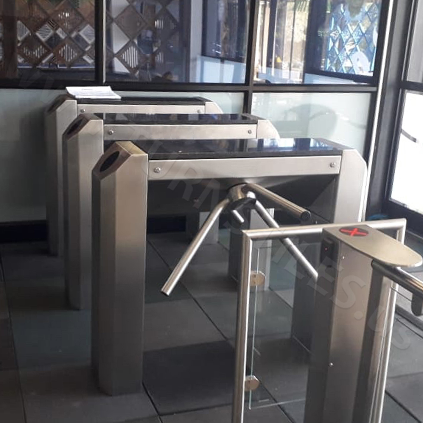 Streamline Waist High Tripod Turnstile - Image 5