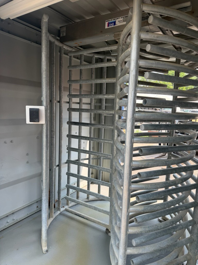 Used MAC-2T (M2TX) Container with Tandem Full Height Turnstile & Rolldown Doors - Image 5