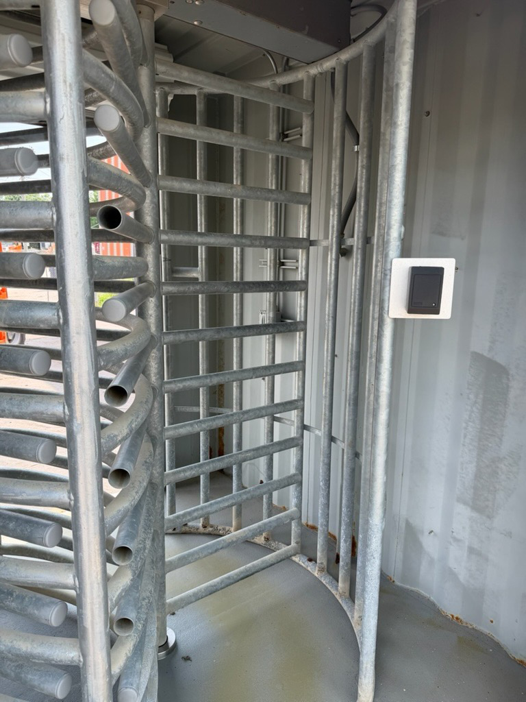 Used MAC-2T (M2TX) Container with Tandem Full Height Turnstile & Rolldown Doors - Image 4